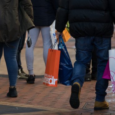 Shopping Visits Fall As Middle East Conflict Takes Toll On Consumer Confidence