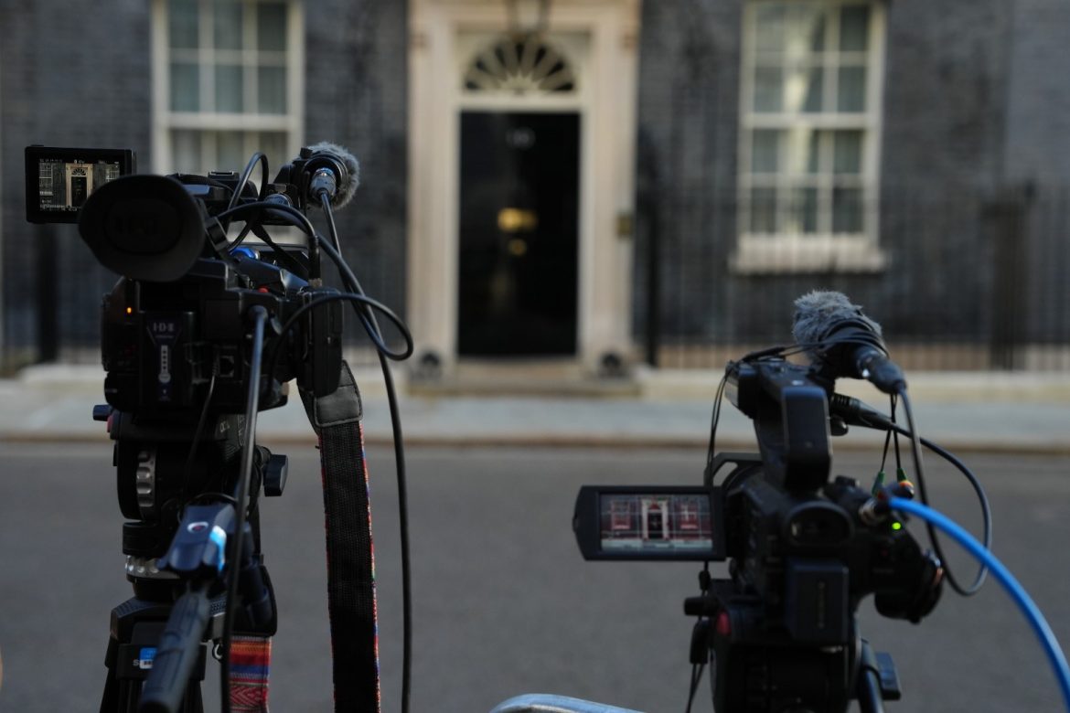 Starmer Leadership In Peril As Cabinet Ministers Tell Him To Consider Position