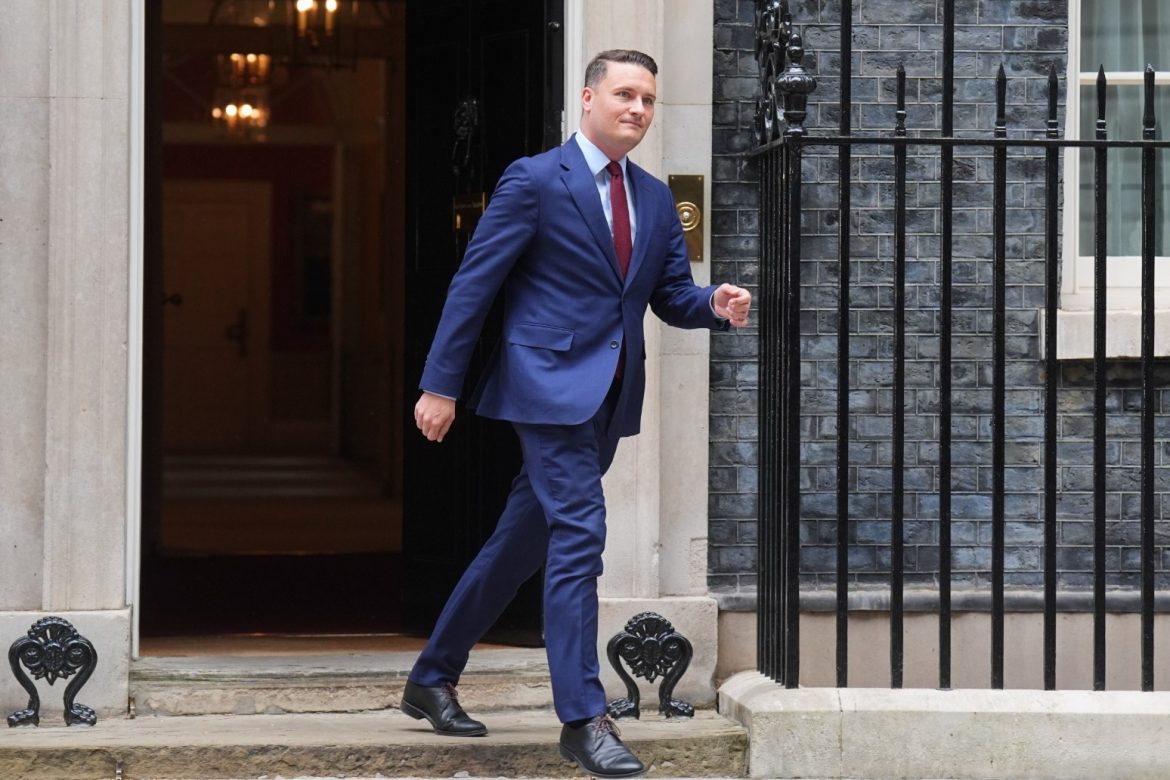 Streeting Leaves No 10 After Brief Talks With Starmer As PM Fights On