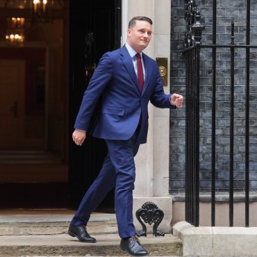 Streeting Leaves No 10 After Brief Talks With Starmer As PM Fights On