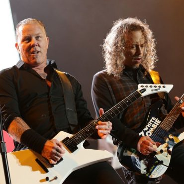 Metallica Urge UK Fans To Give Blood Ahead Of Britain Tour Dates