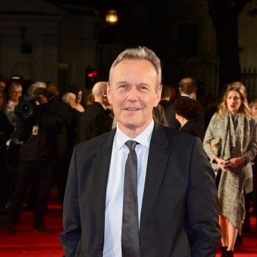 Sarah Michelle Gellar Leads Tributes To Buffy Co Star Anthony Head Im Not OK