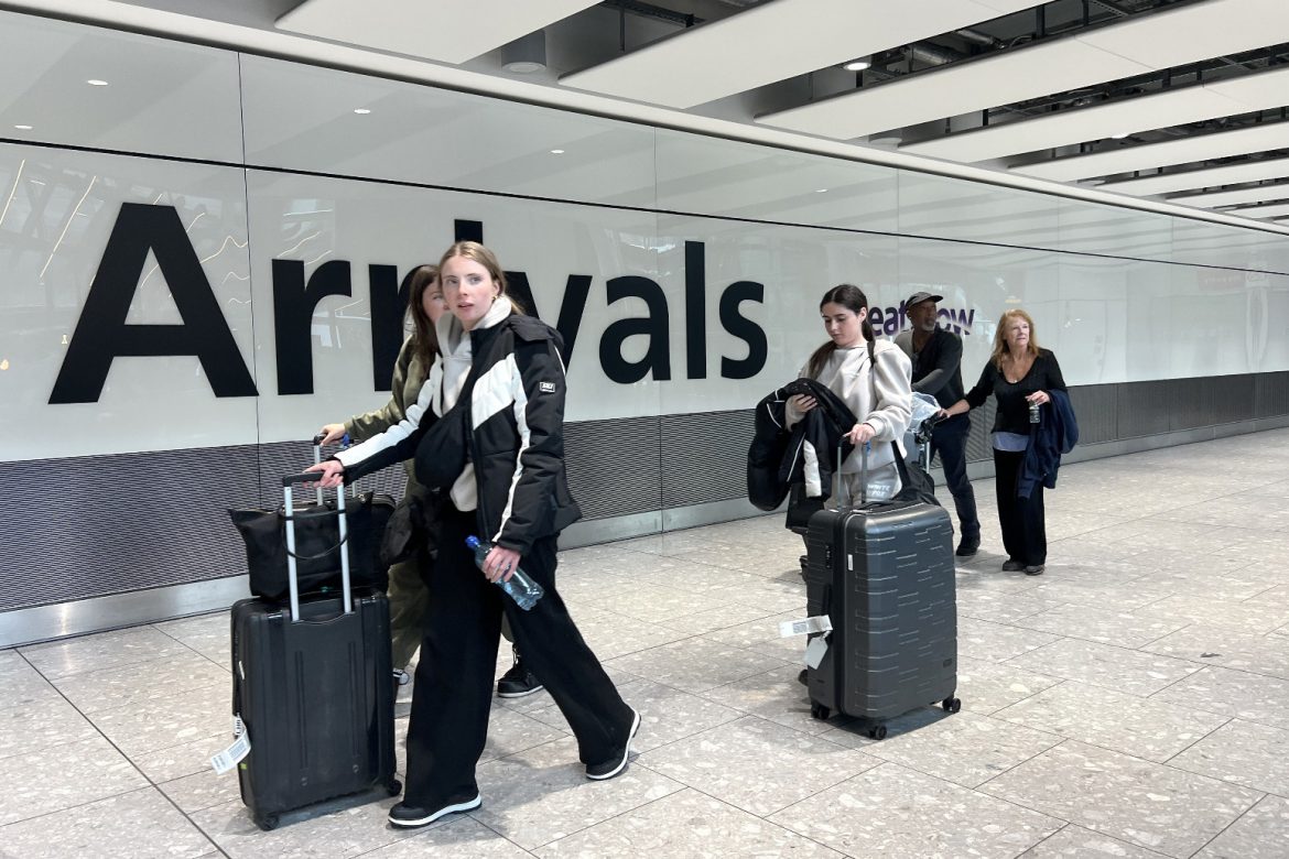 Heathrow Sees Passenger Numbers Fall