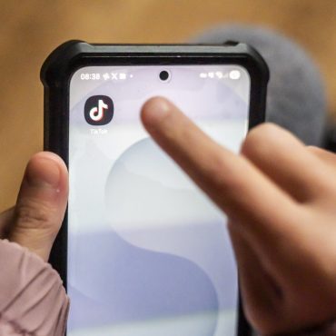 Starmer Announces Social Media Ban For Under 16s